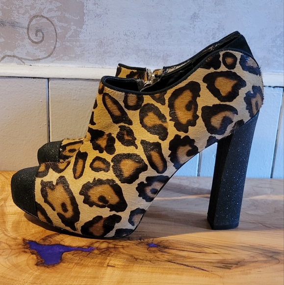 Sam Edelman leopard booties - Picture 3 of 8